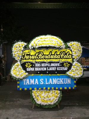 Papan Bunga Duka di Tuminiting